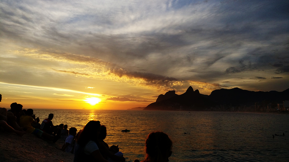 Sunset at Praia do Arpoador - Best beaches in Rio de Janeiro | Aliz’s Wonderland