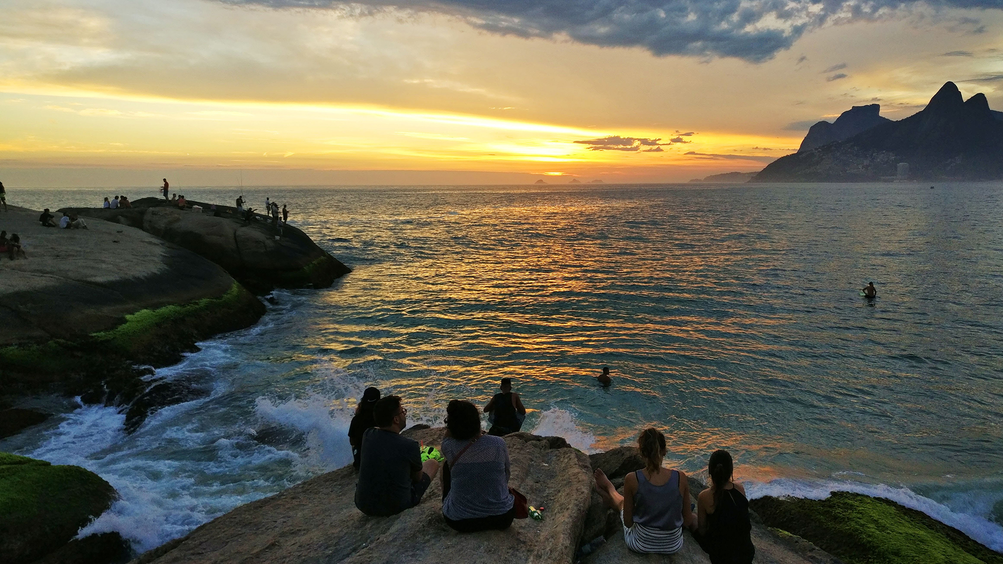 Sunset at Praia do Arpoador - Best beaches in Rio de Janeiro | Aliz’s Wonderland