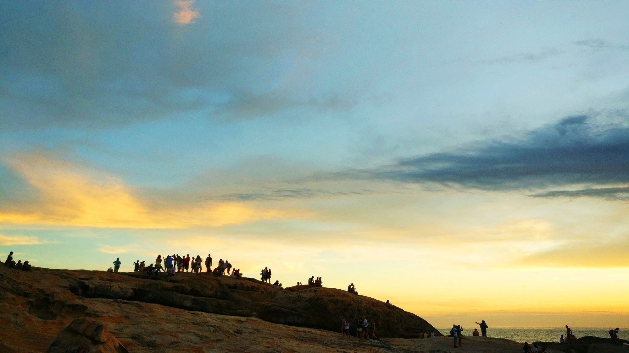 Sunset at Praia do Arpoador - Best beaches in Rio de Janeiro | Aliz’s Wonderland